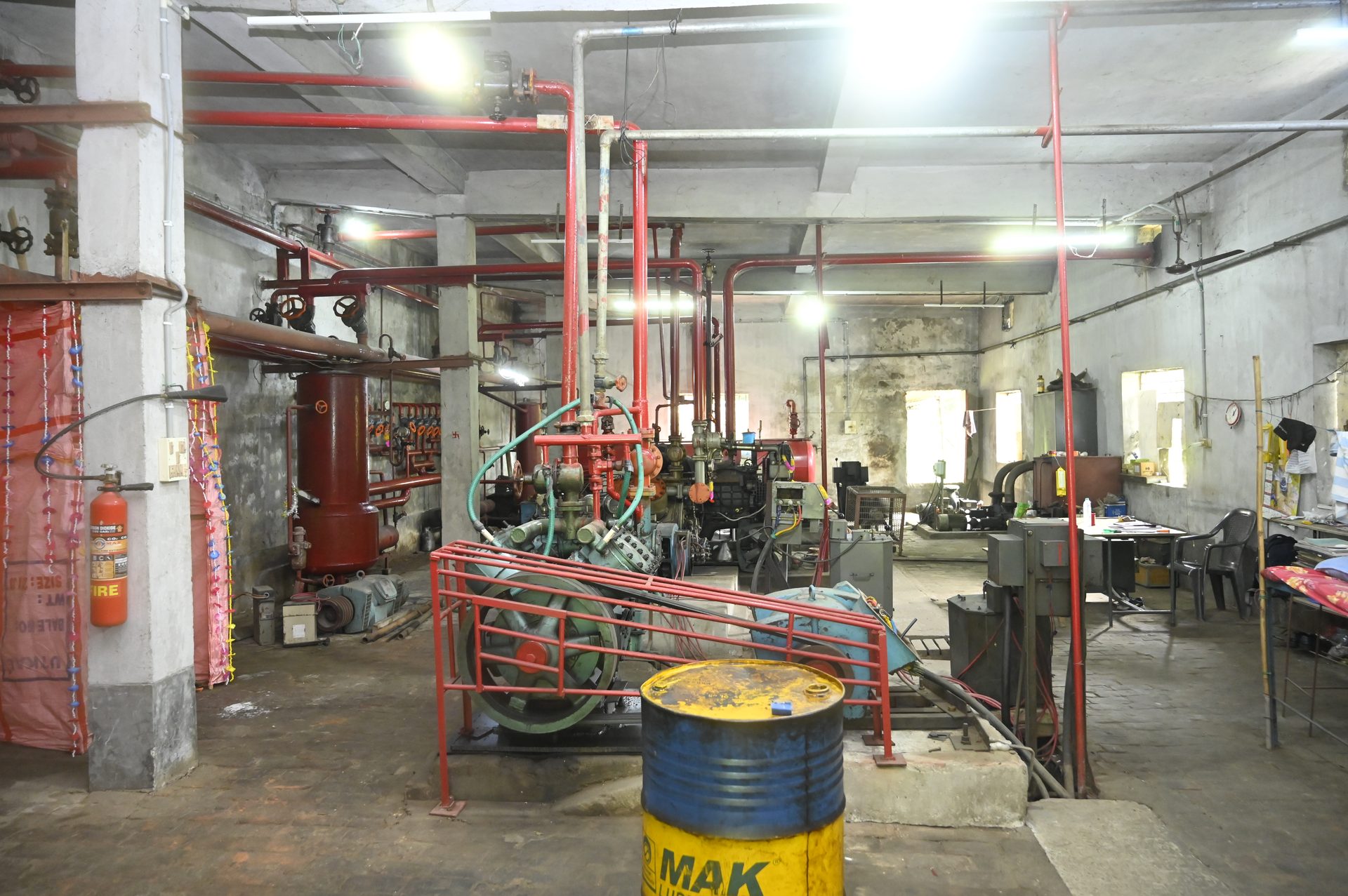 Cold storage compressor machinery room