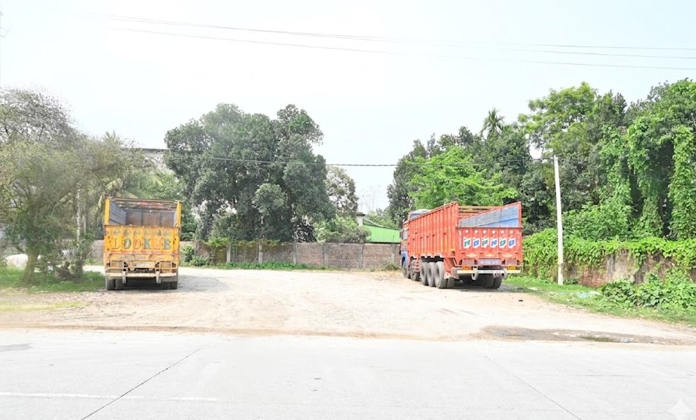 Public weigh bridge with trucks operational on NH-31C